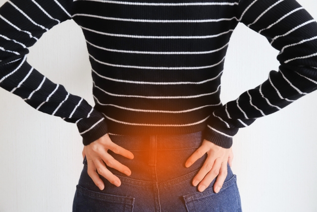 腰を反らすと痛い